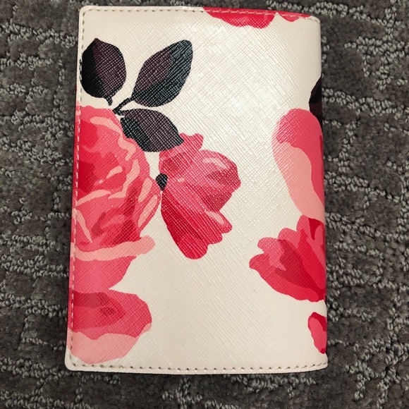 Kate spade floral passport holder - Picture 4 of 4
